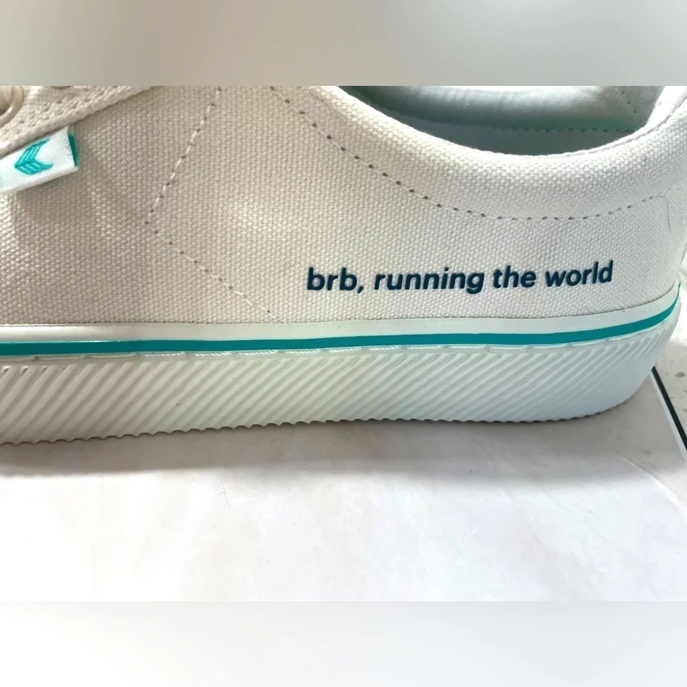 Cariuma Woman’s ’The Skimm’ Off White Canvas Sneaker Size 8 OCA Low